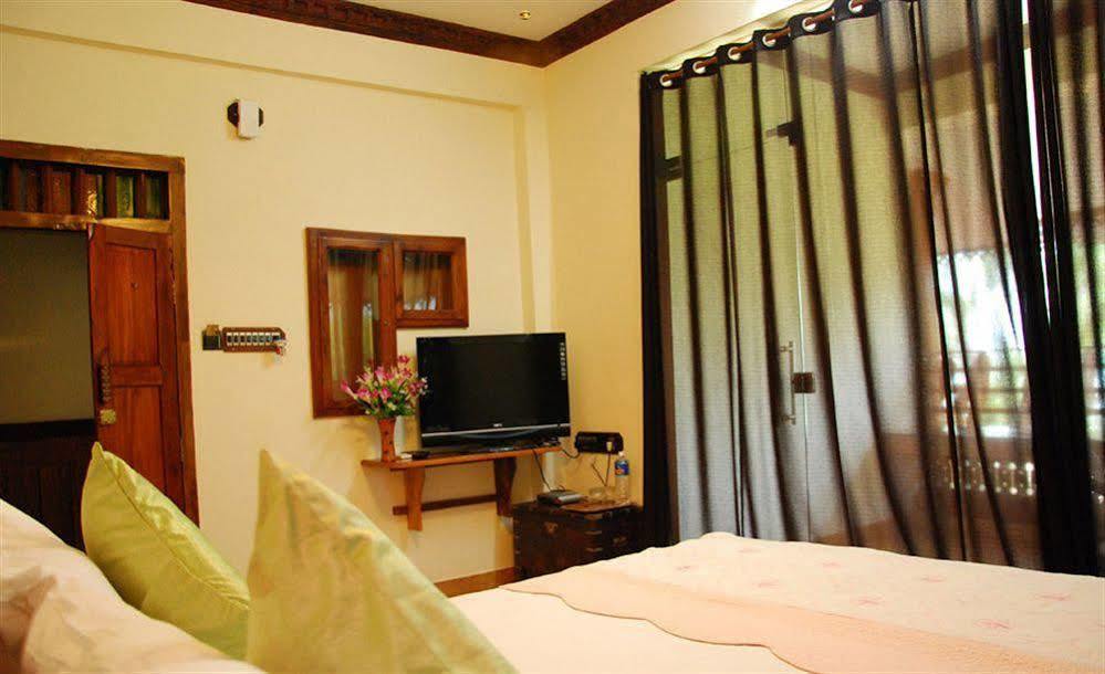 Kovalam Beach Hotel Екстер'єр фото